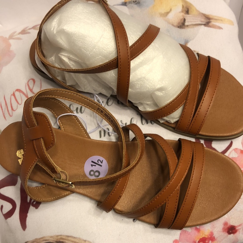 sandals NEW REPORT 8.5 or 7.5 Fran Sandals unused NWOT adjustable strap - Picture 1 of 8
